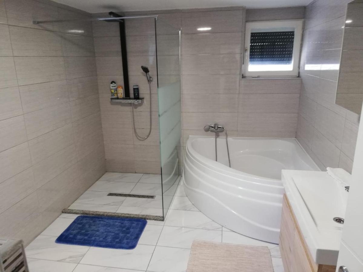 Vila S Bazenom Deluxe - Gti Zagabria Esterno foto